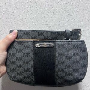Michael Kors Women’s Fanny Pack MK Signature Logo
